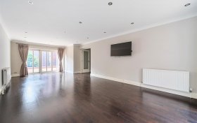 Spencer Walk Hampstead Vilage NW3 1QZ