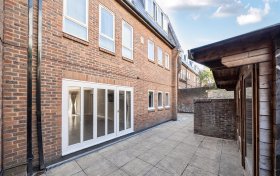 Spencer Walk Hampstead Vilage NW3 1QZ