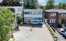 Golders Park Close Golders Hill Park NW11 7QR