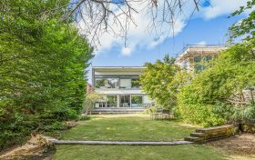 Golders Park Close Golders Hill Park NW11 7QR