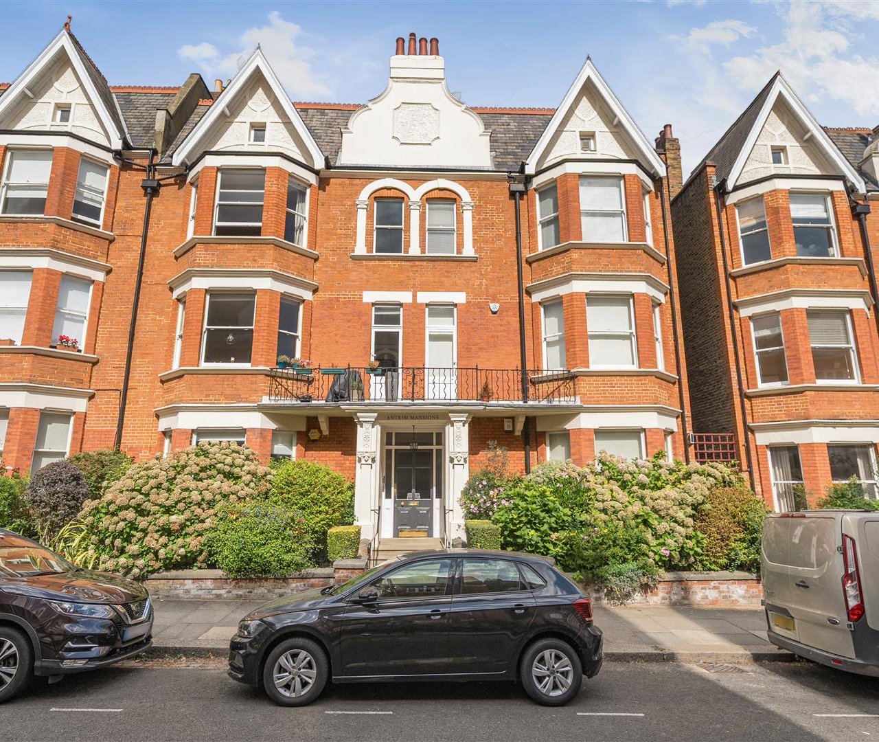 Antrim Road Belsize Park NW3 4XL