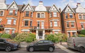 Antrim Road Belsize Park NW3 4XL