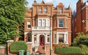 Compayne Gardens South Hampstead NW6 3RU