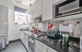 Compayne Gardens South Hampstead NW6 3RU