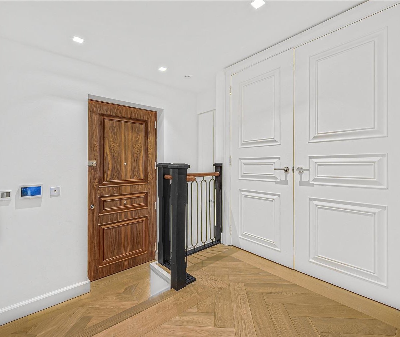 Kidderpore Avenue London NW3 7SU