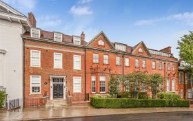 Kidderpore Avenue London NW3 7SU