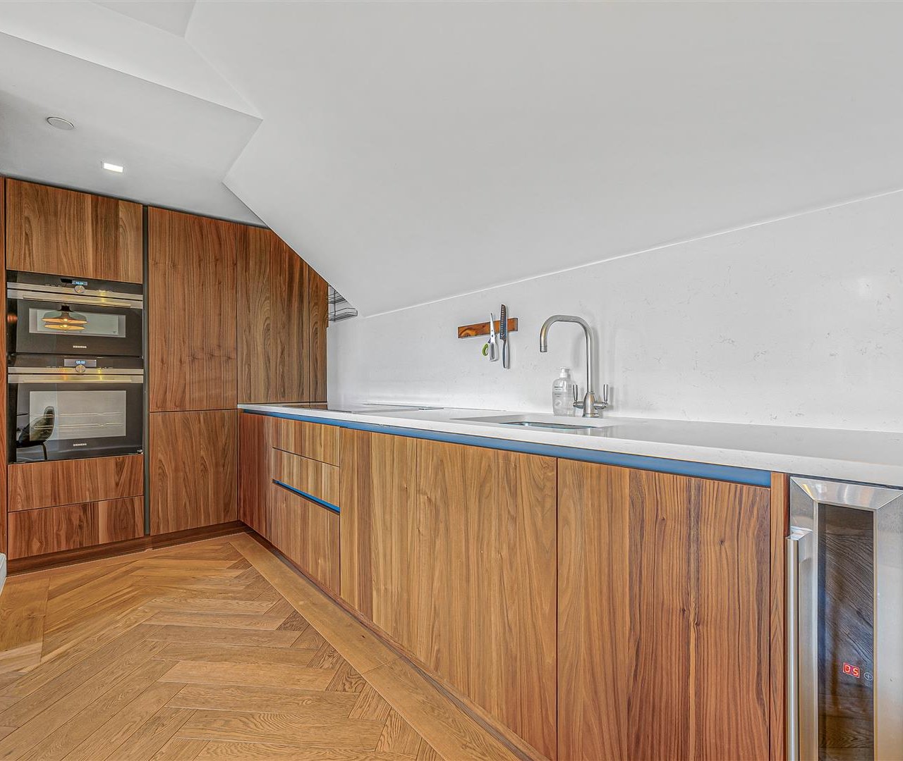 Kidderpore Avenue London NW3 7SU