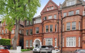 Frognal Hampstead NW3 6AJ