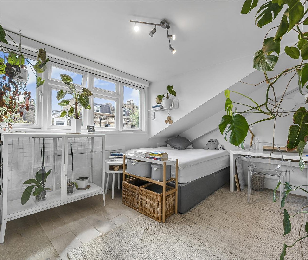 Gayton Road Hampstead Village NW3 1TU