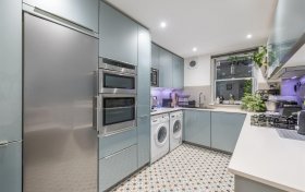 Lyndhurst Gardens Hampstead NW3 5NP