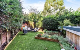 Lyndhurst Gardens Hampstead NW3 5NP