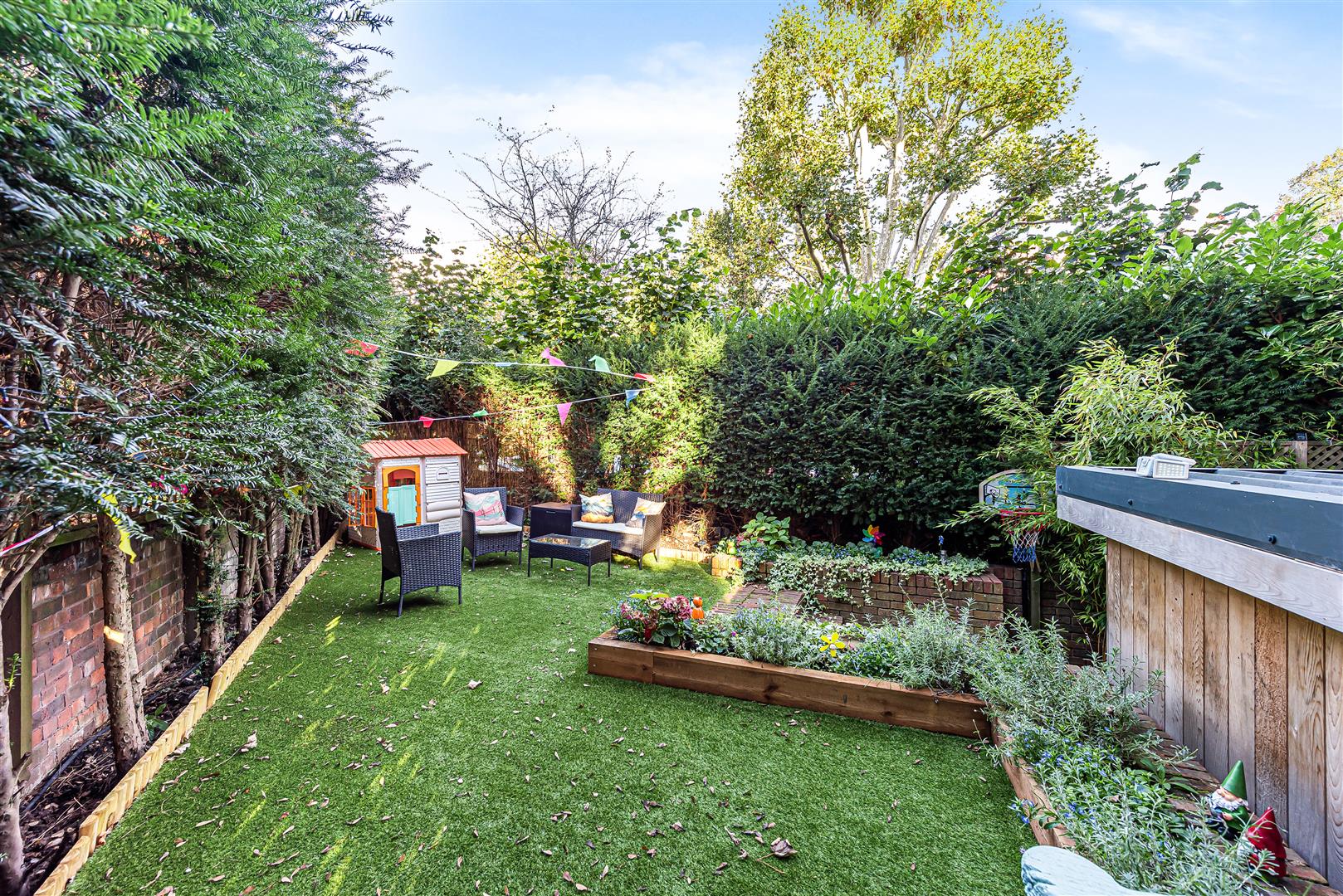 Lyndhurst Gardens Hampstead NW3 5NP