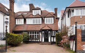 Dunstan Road Golders Green NW11 8AA