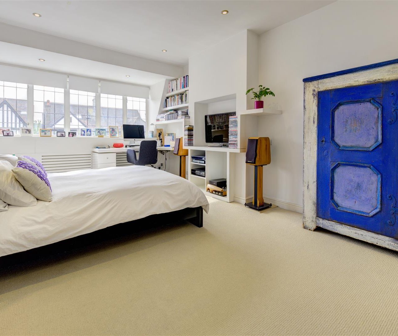 Dunstan Road Golders Green NW11 8AA