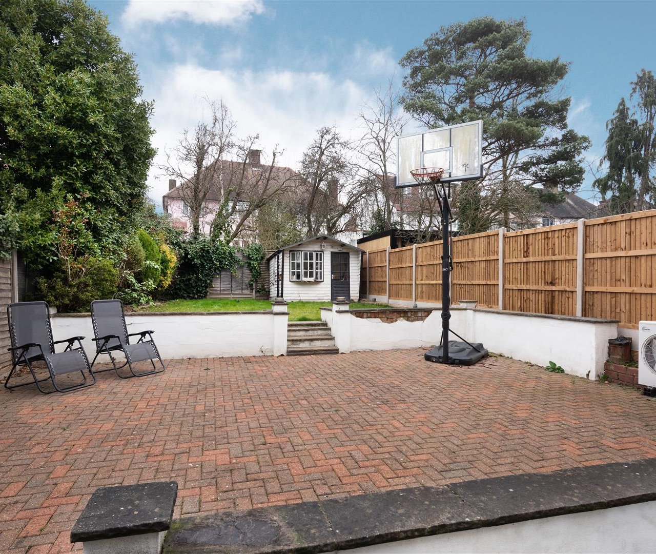 Dunstan Road Golders Green NW11 8AA