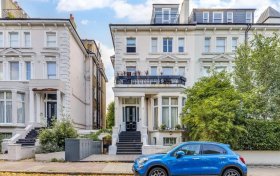 Belsize Grove Belsize Park NW3 4UN