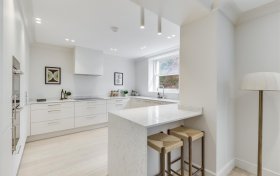 Belsize Grove Belsize Park NW3 4UN