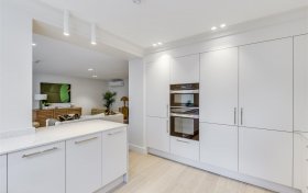 Belsize Grove Belsize Park NW3 4UN