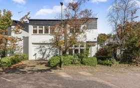 Cenacle Close Hampstead NW3 7UE