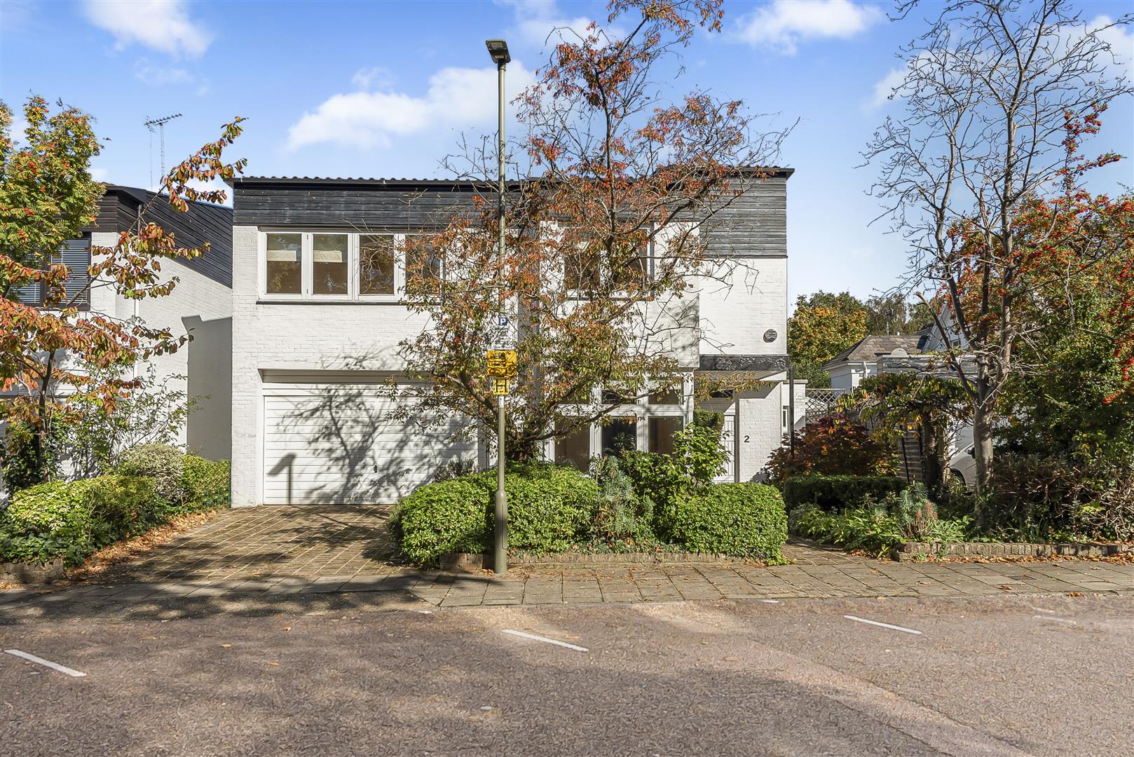 Cenacle Close Hampstead NW3 7UE