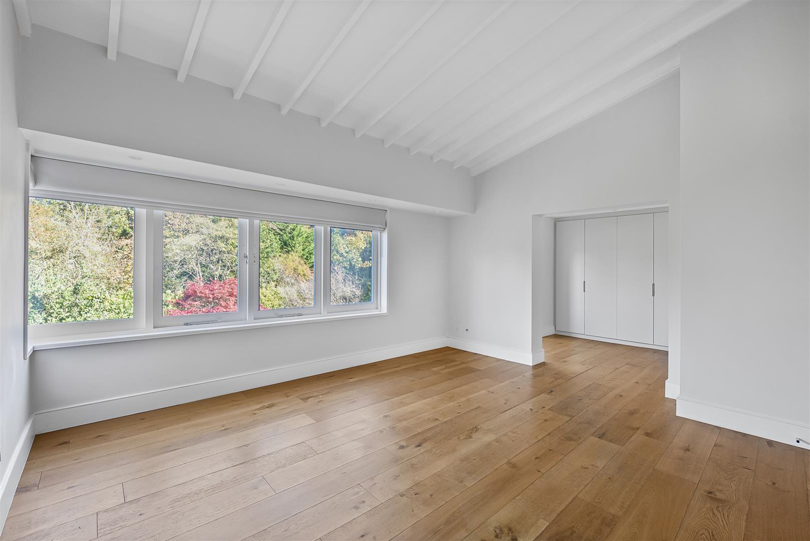 Cenacle Close Hampstead NW3 7UE