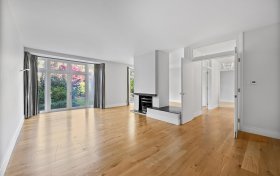 Cenacle Close Hampstead NW3 7UE