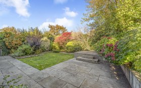 Cenacle Close Hampstead NW3 7UE