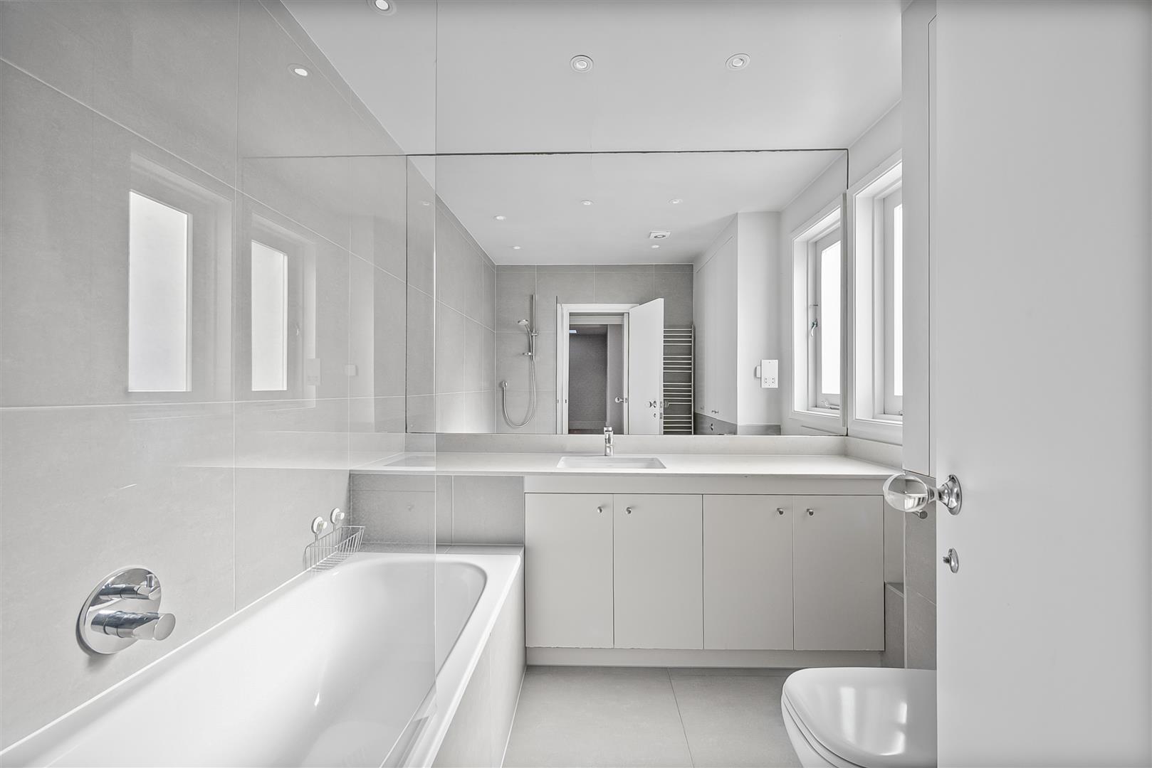 Cenacle Close Hampstead NW3 7UE