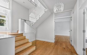 Cenacle Close Hampstead NW3 7UE