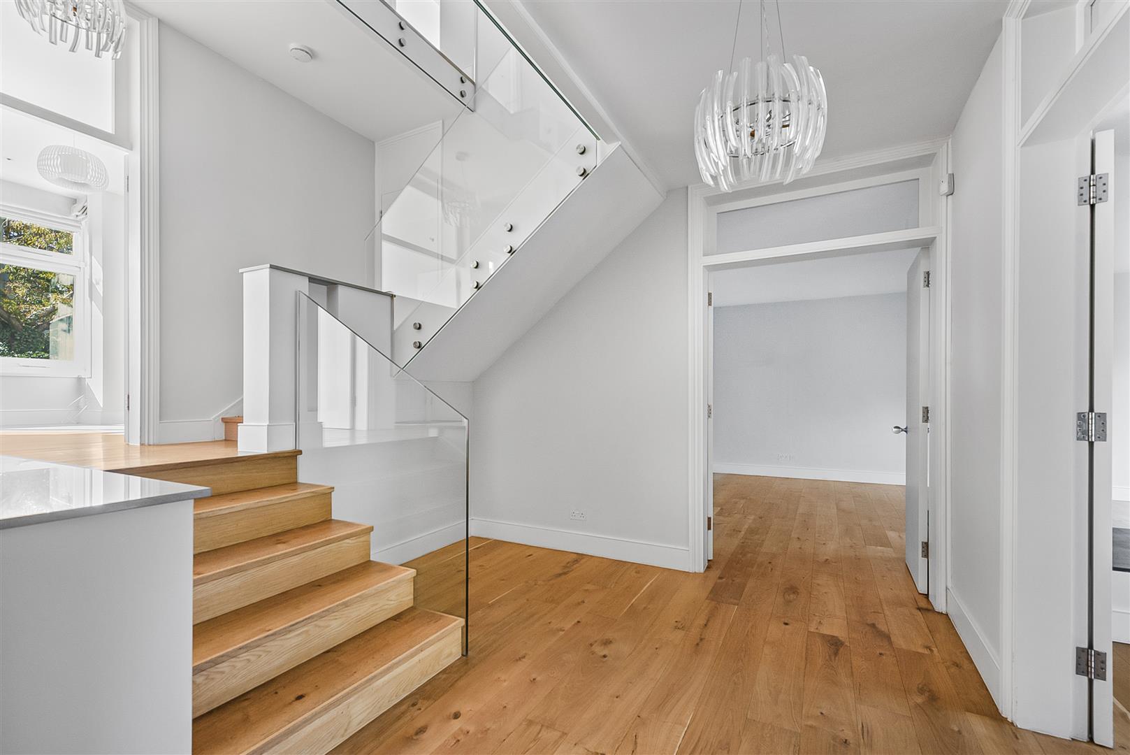 Cenacle Close Hampstead NW3 7UE