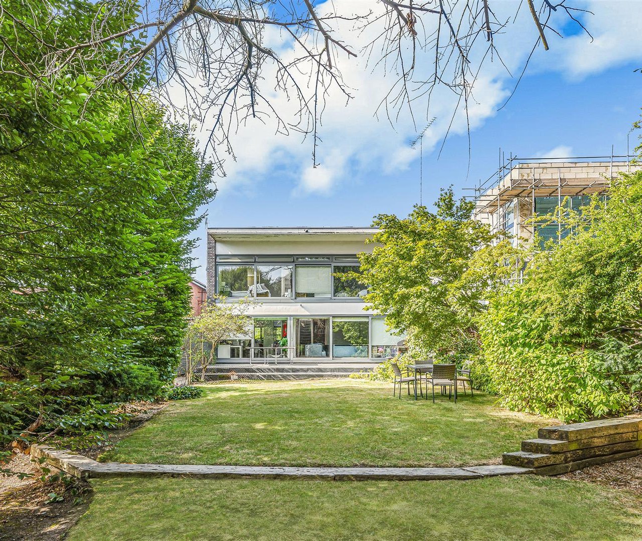 Golders Park Close Golders Hill Park NW11 7QR