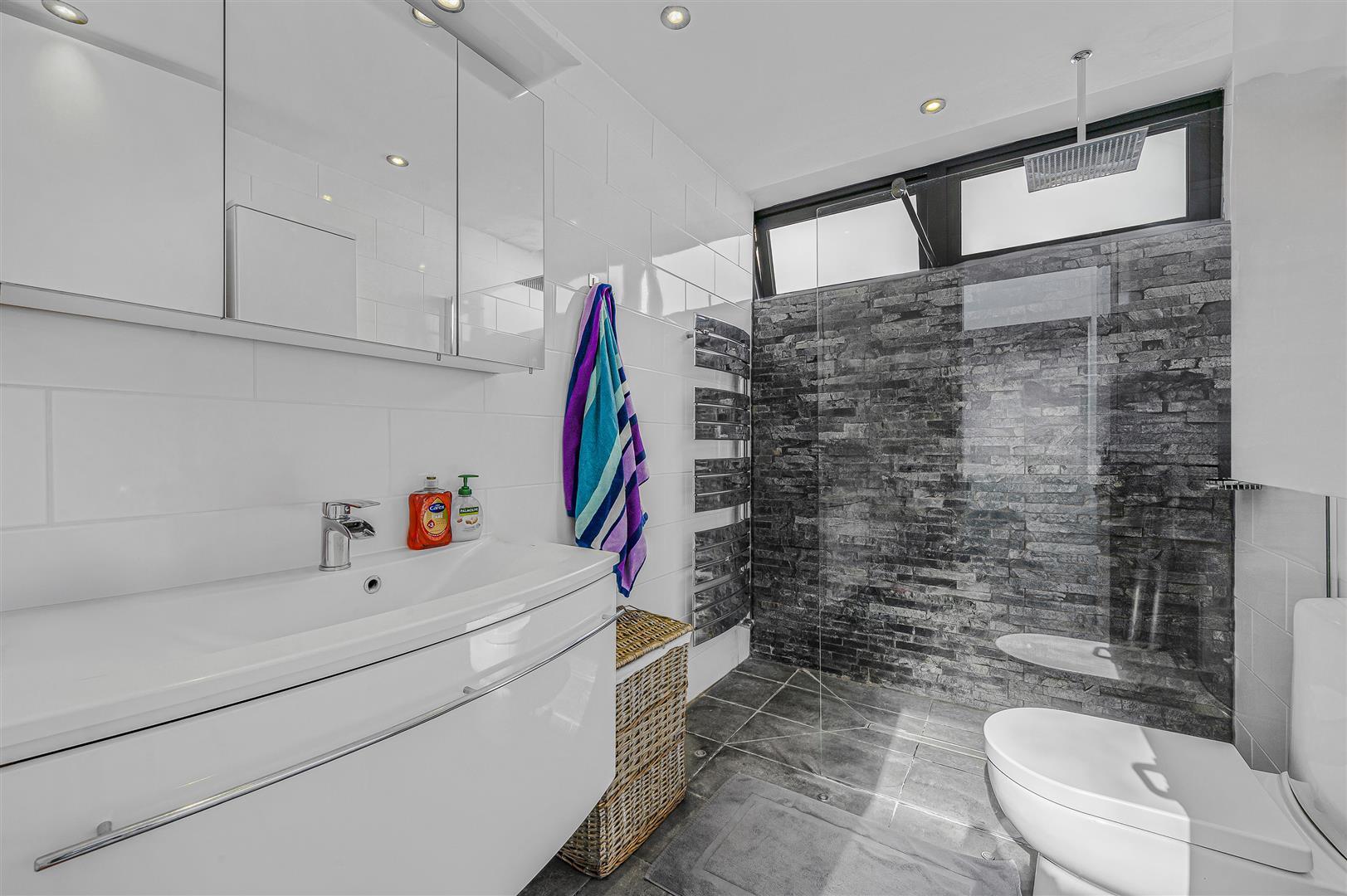 Golders Park Close Golders Hill Park NW11 7QR