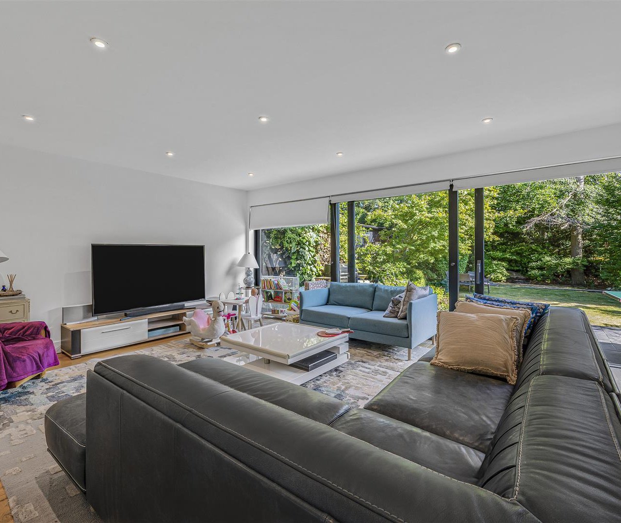 Golders Park Close Golders Hill Park NW11 7QR