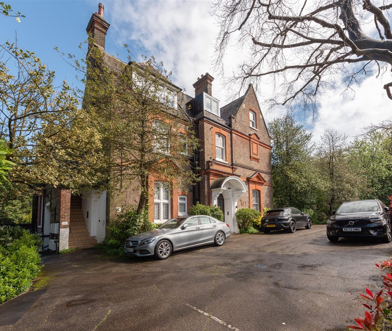 West Heath Road Hampstead NW3 7UR