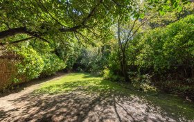 West Heath Road Hampstead NW3 7UR