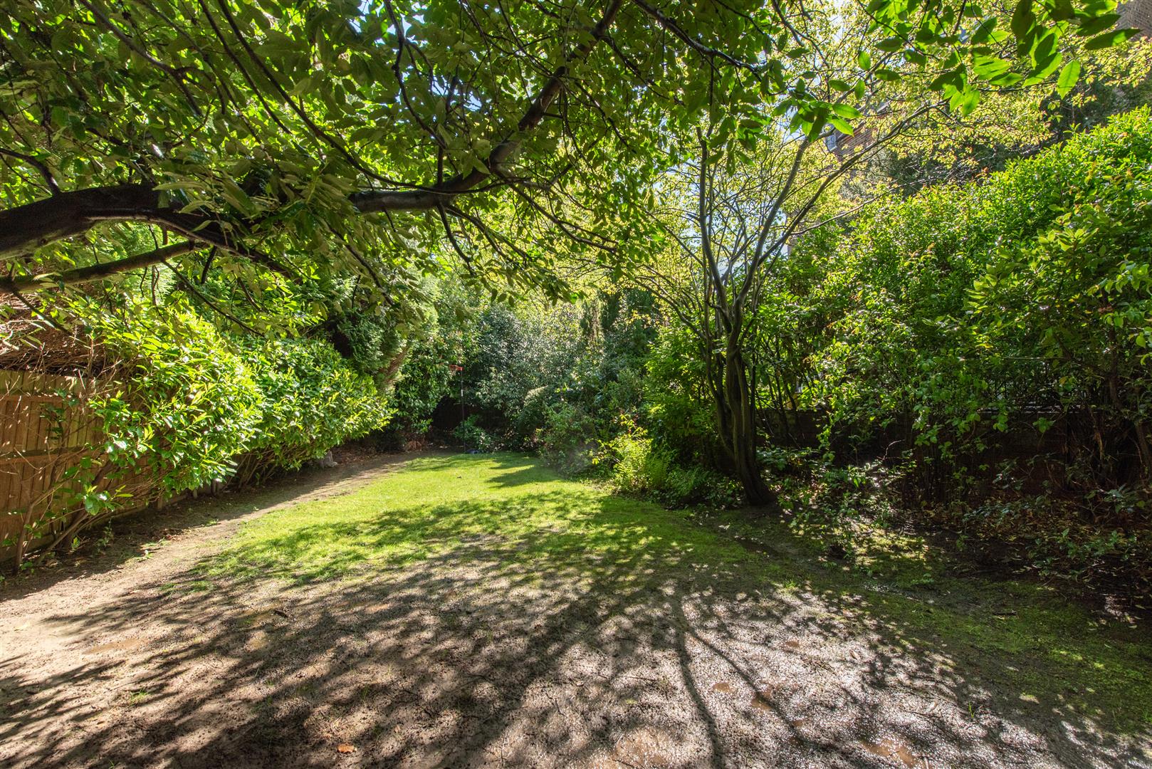 West Heath Road Hampstead NW3 7UR