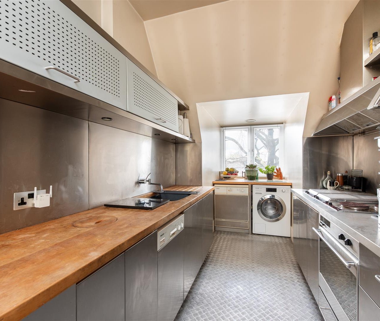 West Heath Road Hampstead NW3 7UR