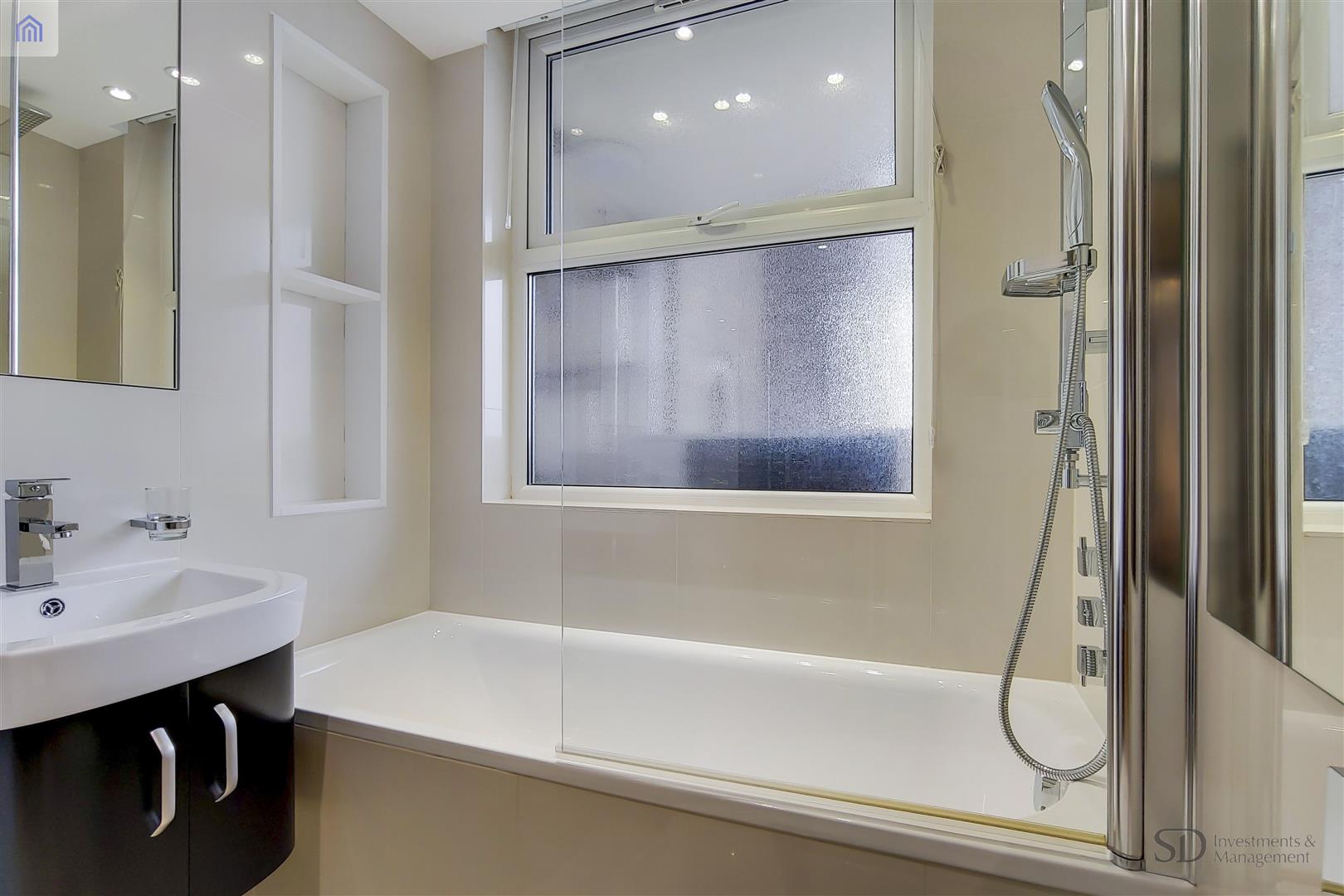 St Johns Wood Park St Johns Wood NW8 6NL