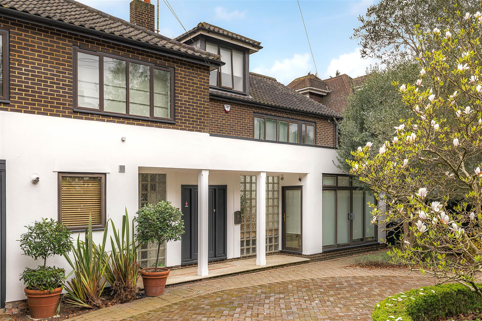 West Heath Gardens, Hampstead, NW3 7TR