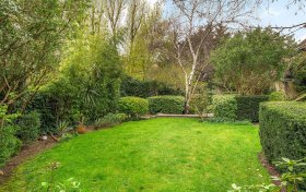 West Heath Gardens, Hampstead, NW3 7TR