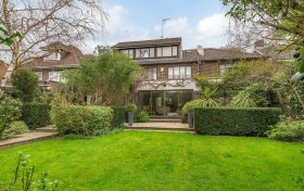West Heath Gardens, Hampstead, NW3 7TR