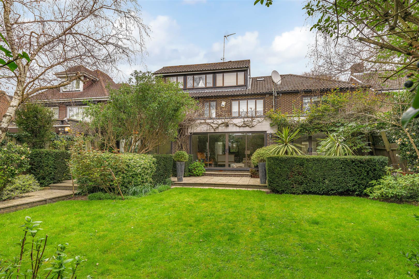 West Heath Gardens, Hampstead, NW3 7TR
