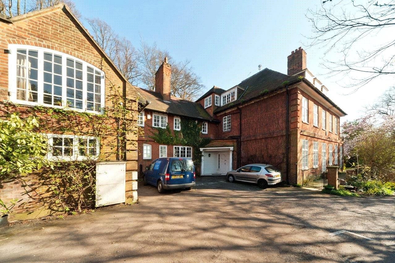 Rosecroft Avenue Hampstead NW3 7QB