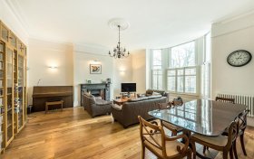 College Crescent, London, NW3 5LH