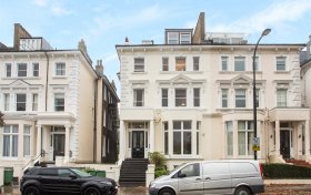 Belsize Park Gardens Belsize Park NW3 4JP