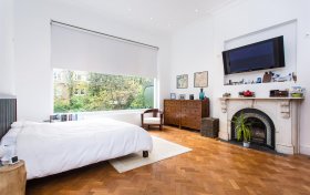 Belsize Park Gardens Belsize Park NW3 4JP