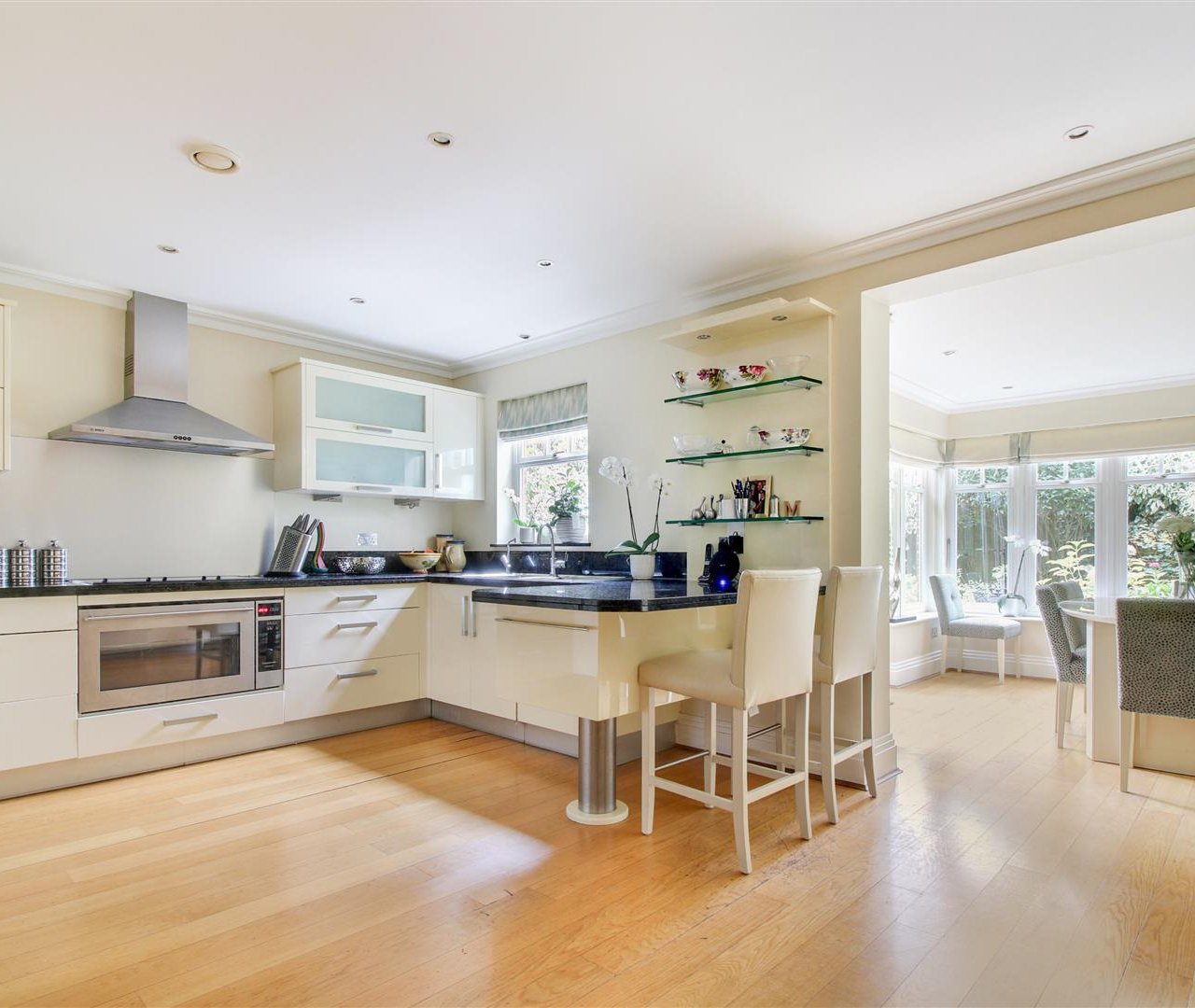 Mountview Close Golders Hill Park NW11 7HG