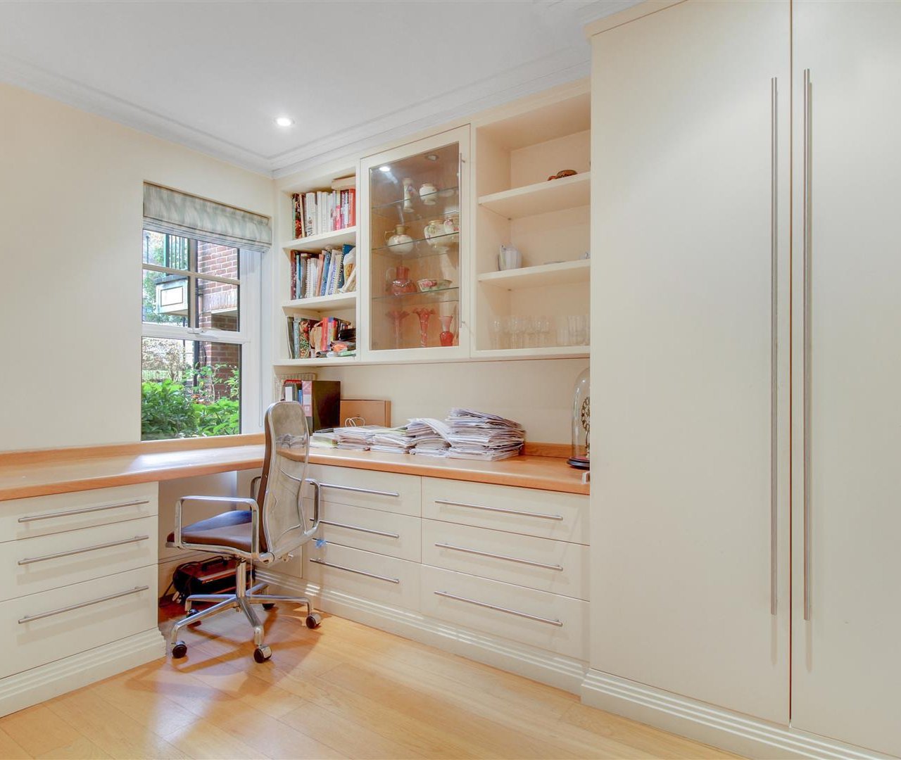 Mountview Close Golders Hill Park NW11 7HG