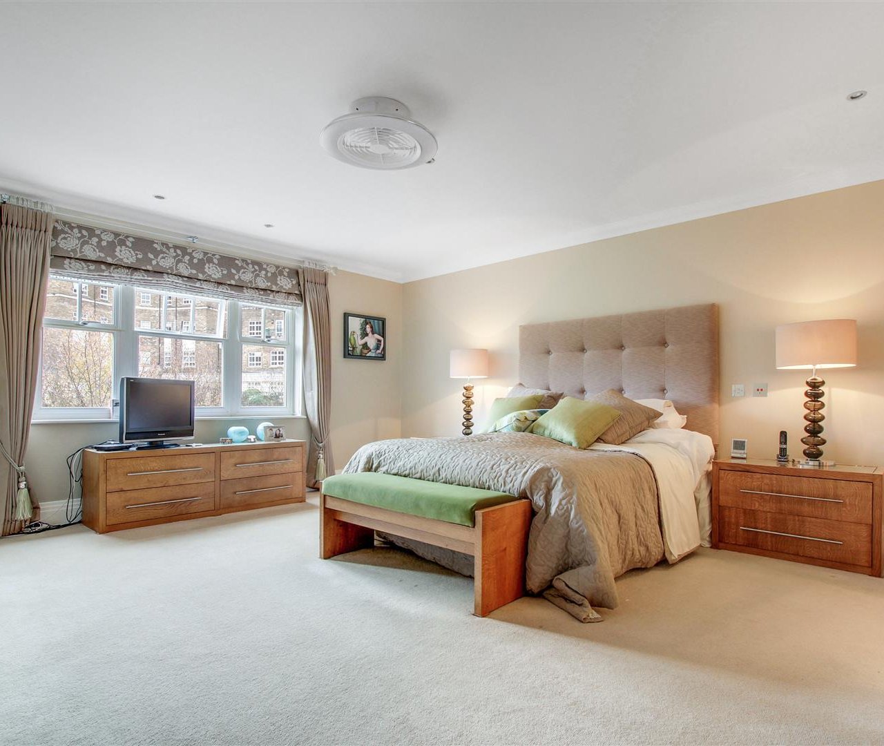 Mountview Close Golders Hill Park NW11 7HG