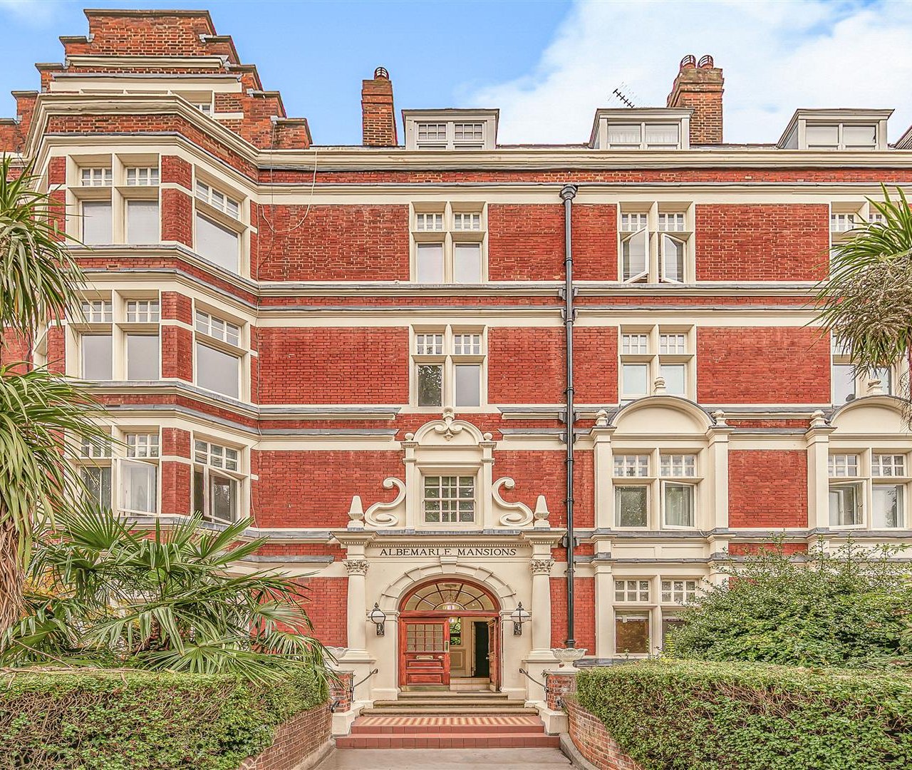 Heath Drive Hampstead NW3 7TA